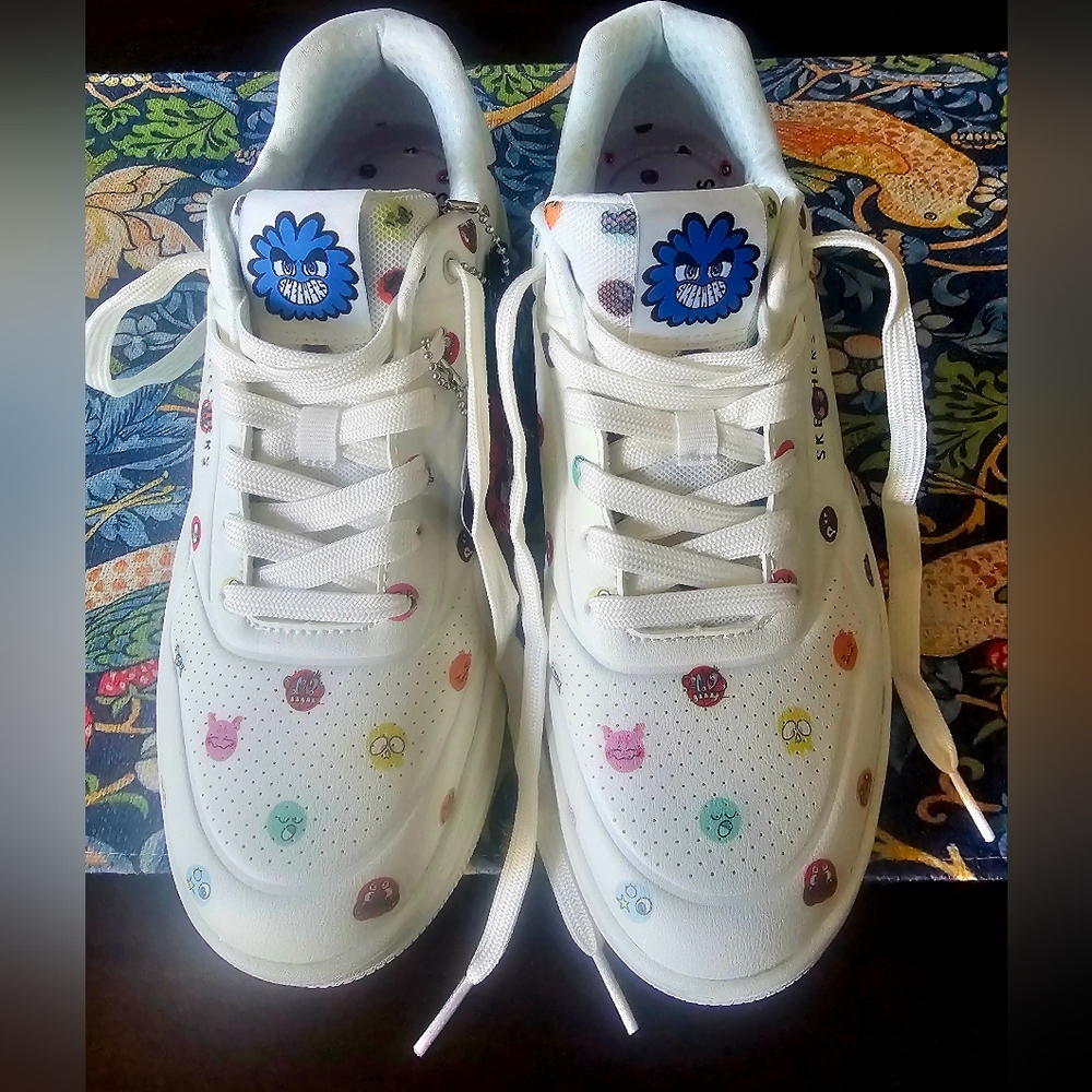 NEW!Skechers x Vexx Uno Moji Sneakers Women's Size 9